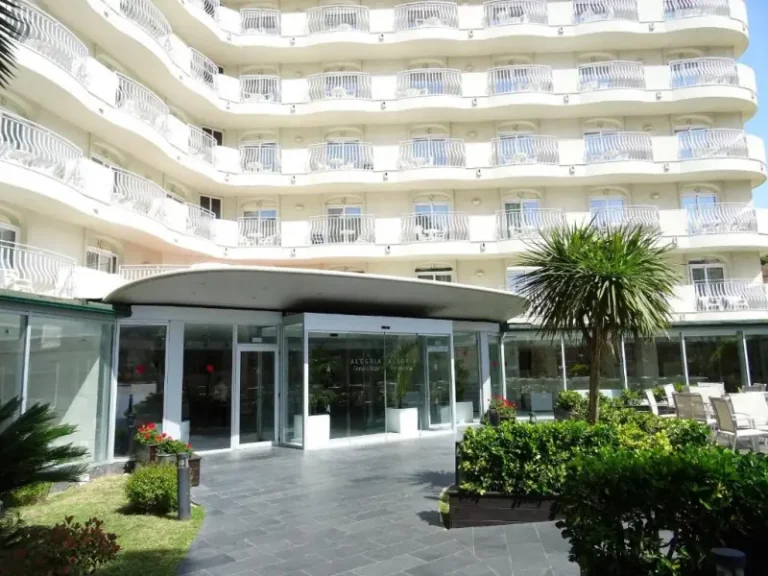 Hotel Alegria Fenals Mar 3*