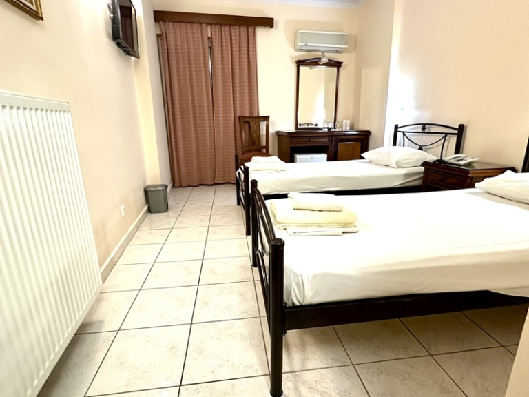 hotel-afroditi-soba-pogled