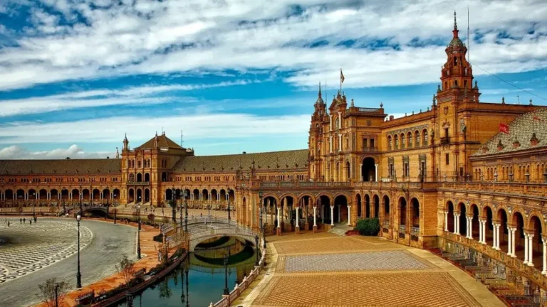 plaza-espana-g52b4a73ee_1920-e1740135135432-1024x576